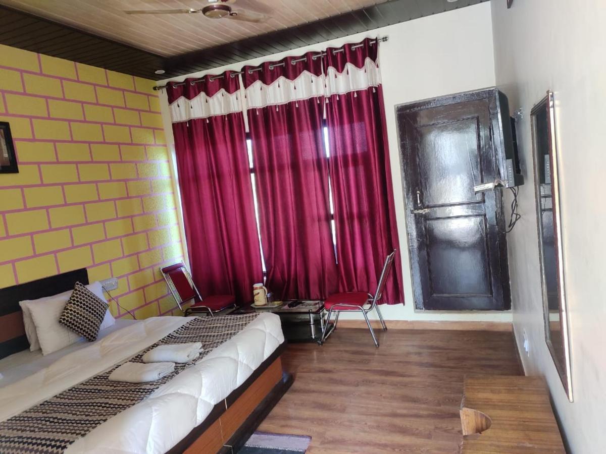 Hotel Deepraj, Kausani Exteriér fotografie