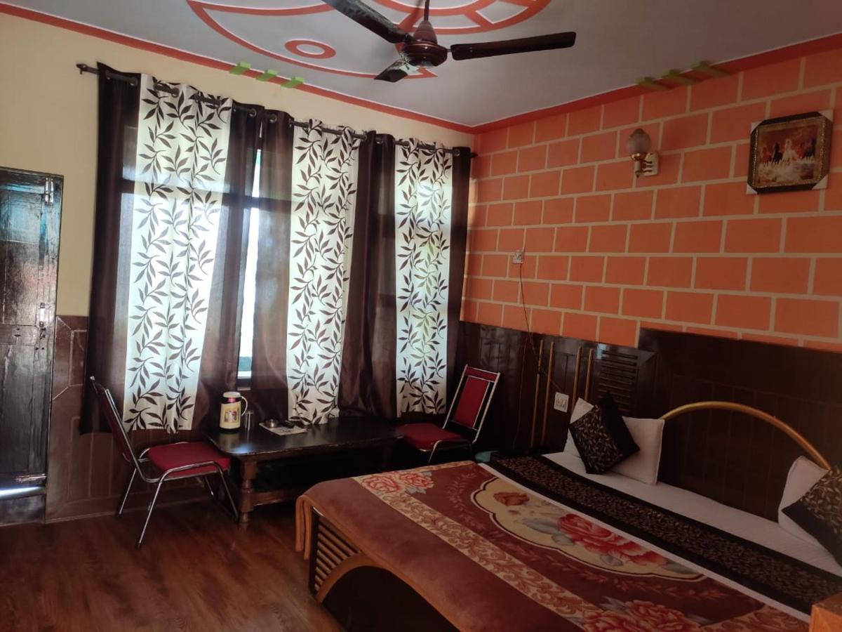 Hotel Deepraj, Kausani Exteriér fotografie