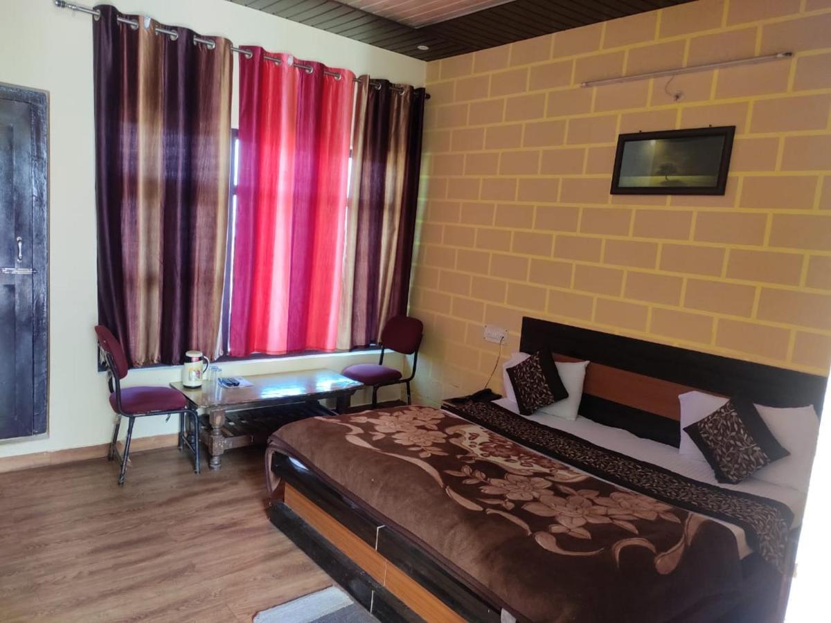 Hotel Deepraj, Kausani Exteriér fotografie