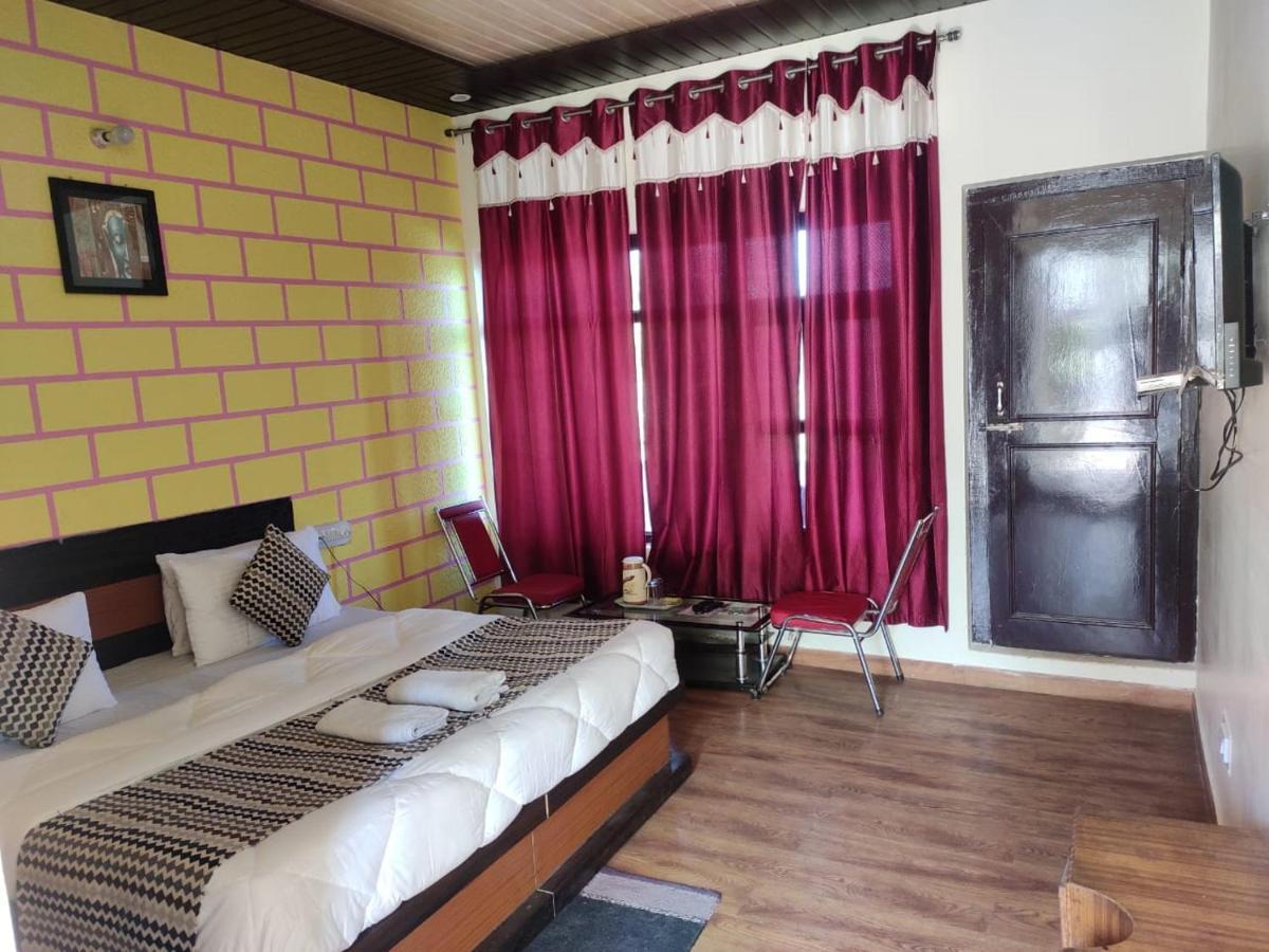 Hotel Deepraj, Kausani Exteriér fotografie