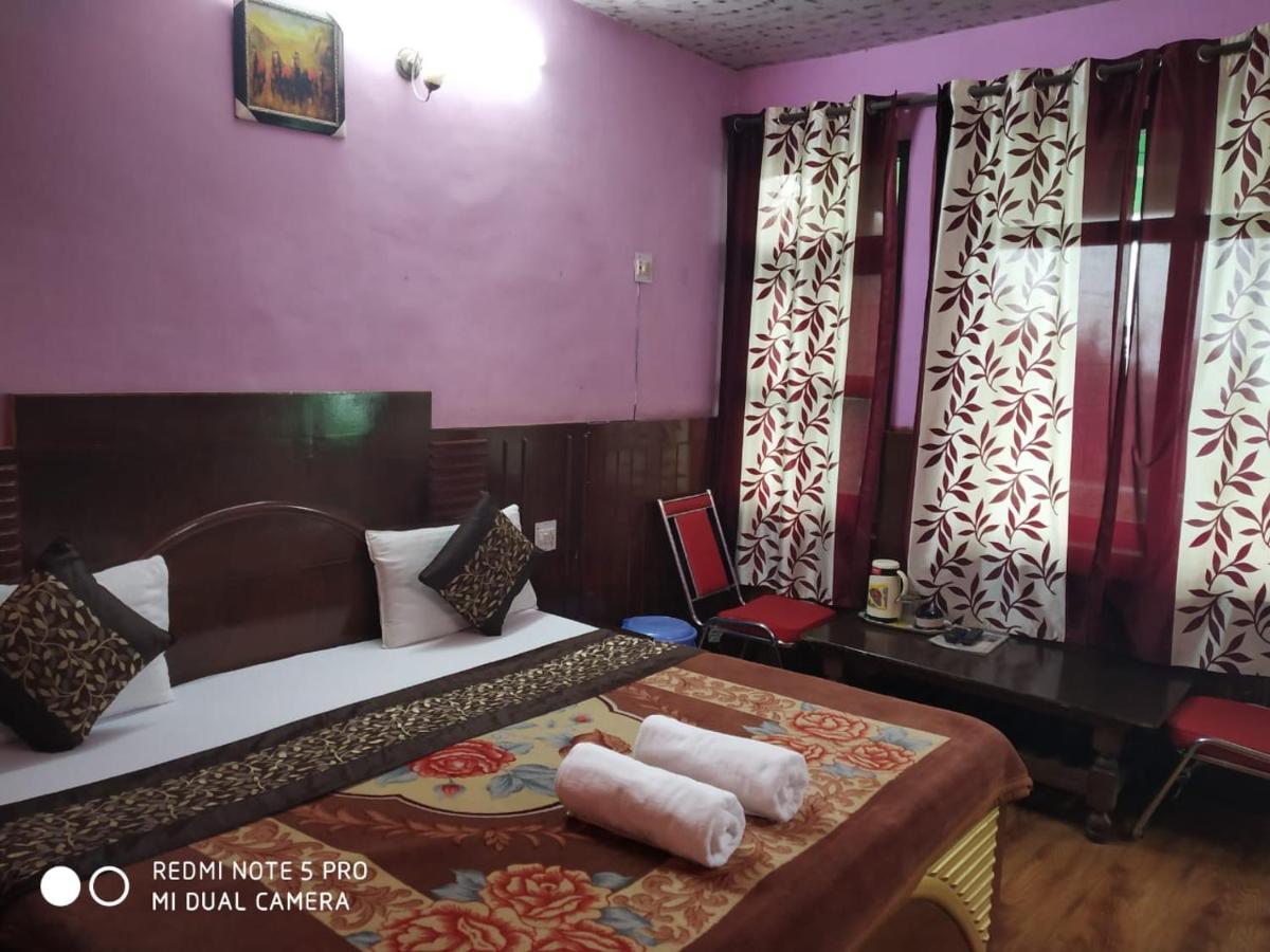 Hotel Deepraj, Kausani Exteriér fotografie