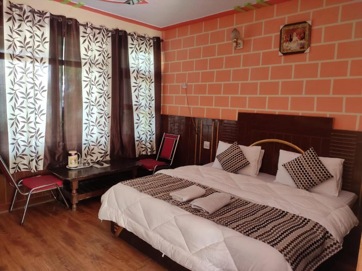 Hotel Deepraj, Kausani Exteriér fotografie
