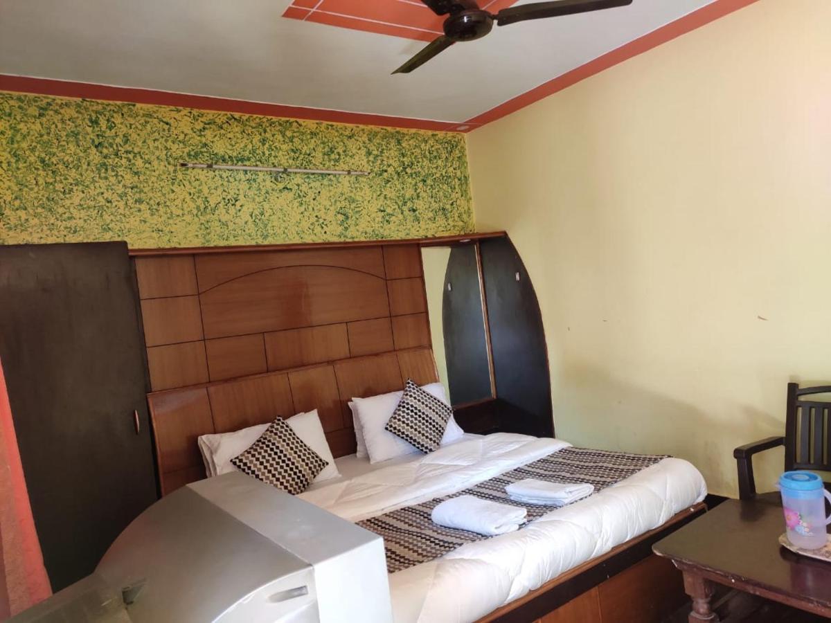 Hotel Deepraj, Kausani Exteriér fotografie