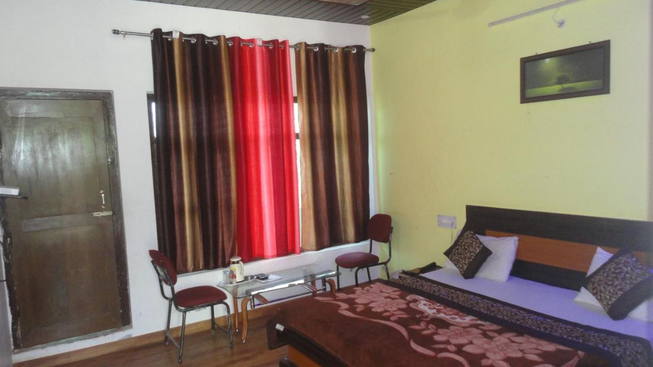 Hotel Deepraj, Kausani Exteriér fotografie