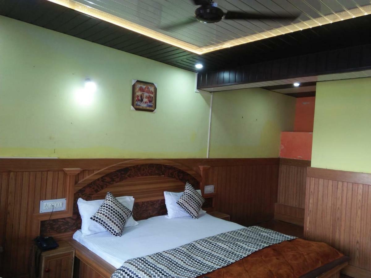 Hotel Deepraj, Kausani Exteriér fotografie