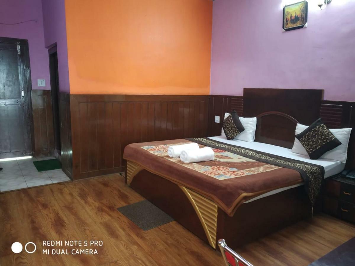 Hotel Deepraj, Kausani Exteriér fotografie