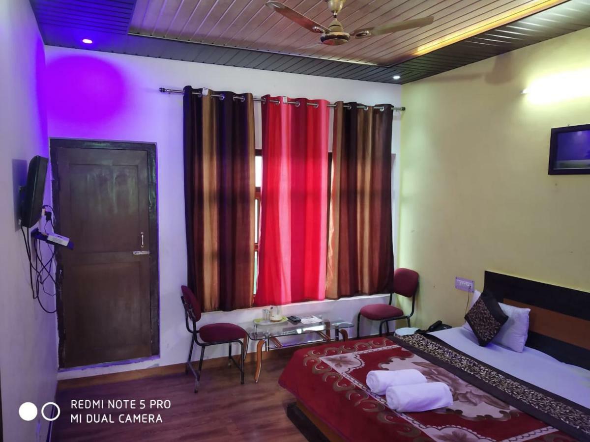 Hotel Deepraj, Kausani Exteriér fotografie