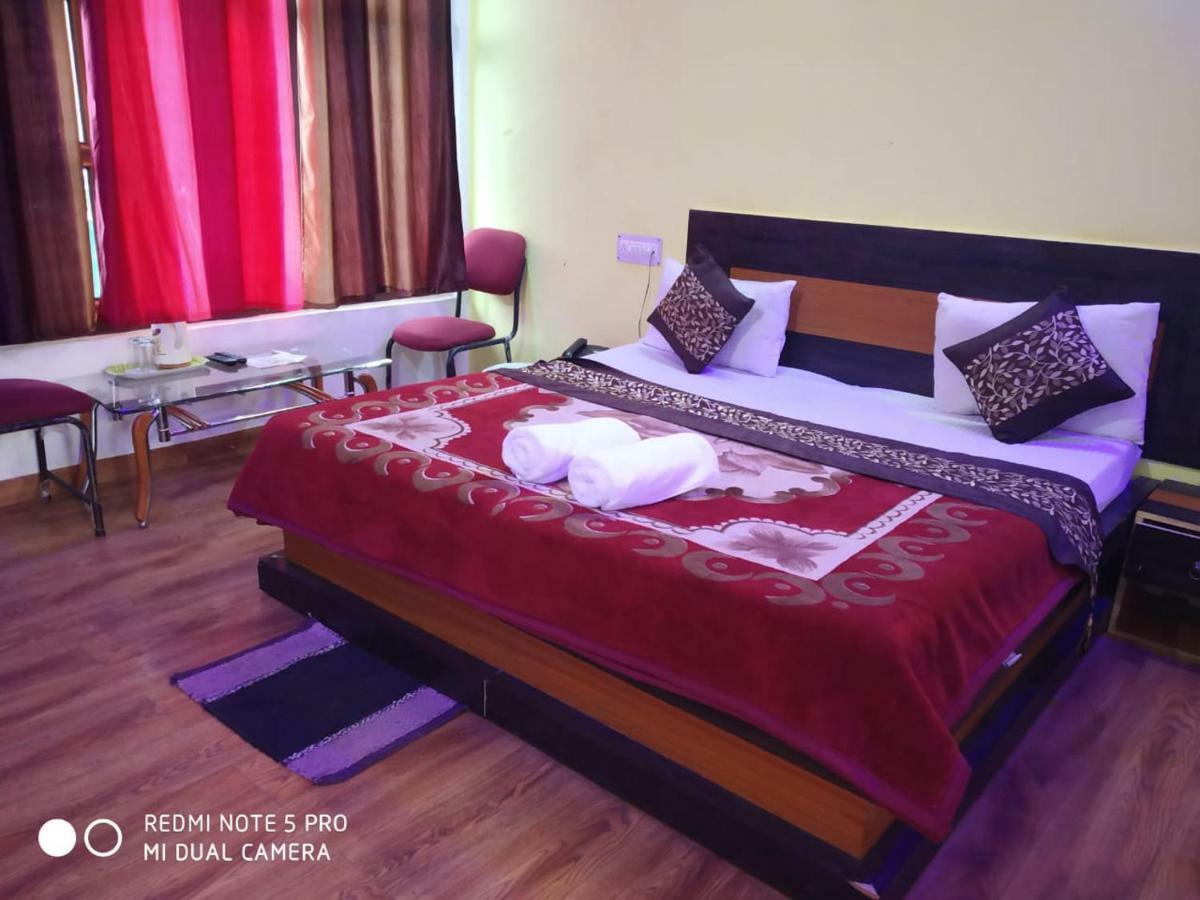 Hotel Deepraj, Kausani Exteriér fotografie