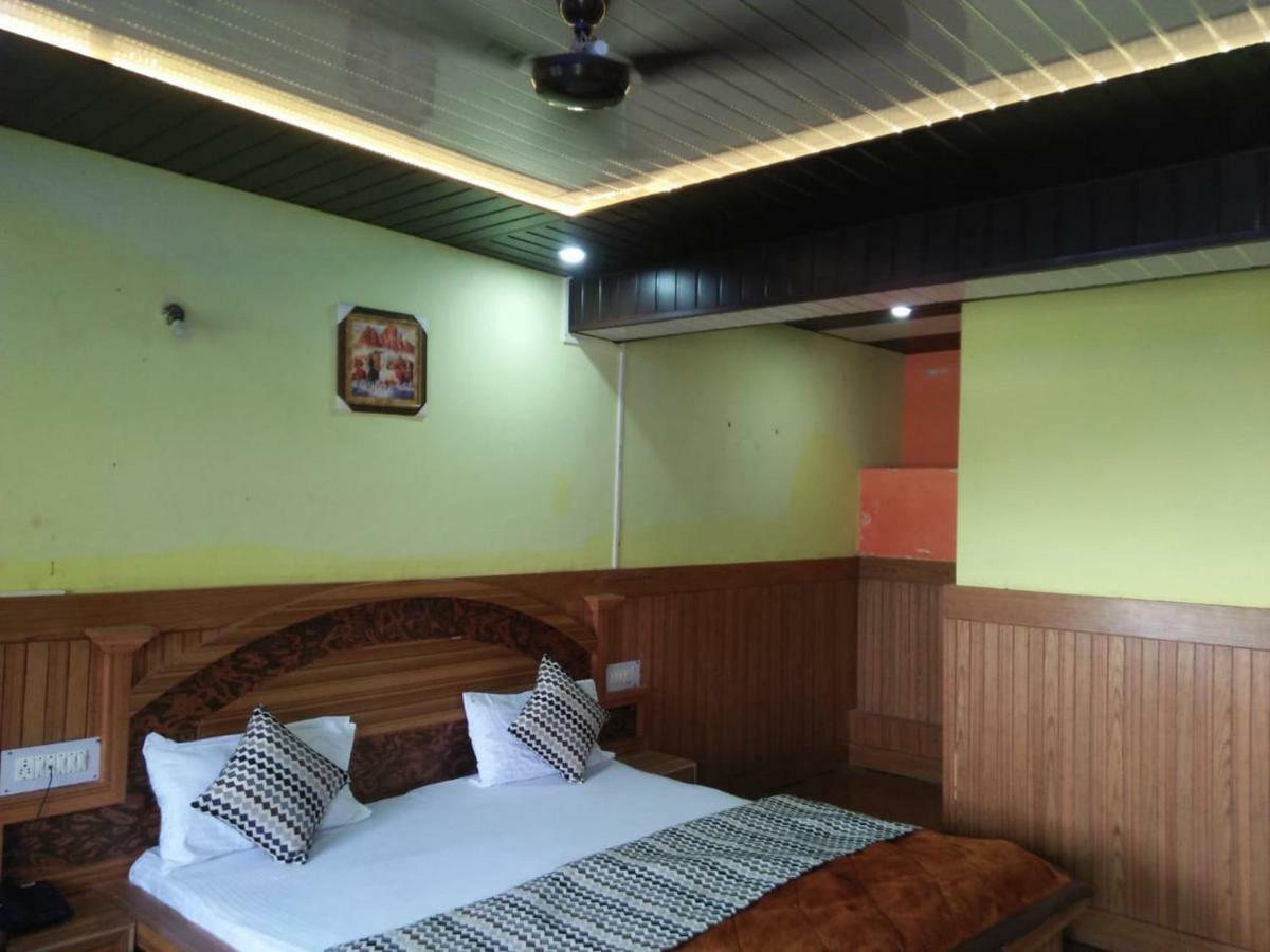 Hotel Deepraj, Kausani Exteriér fotografie